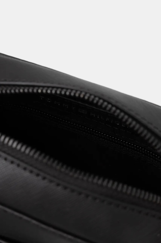 Usnjena torbica za okoli pasu Tommy Hilfiger AM0AM13215 črna