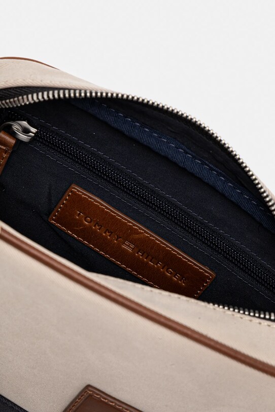 Ledvinka Tommy Hilfiger AM0AM13366 béžová