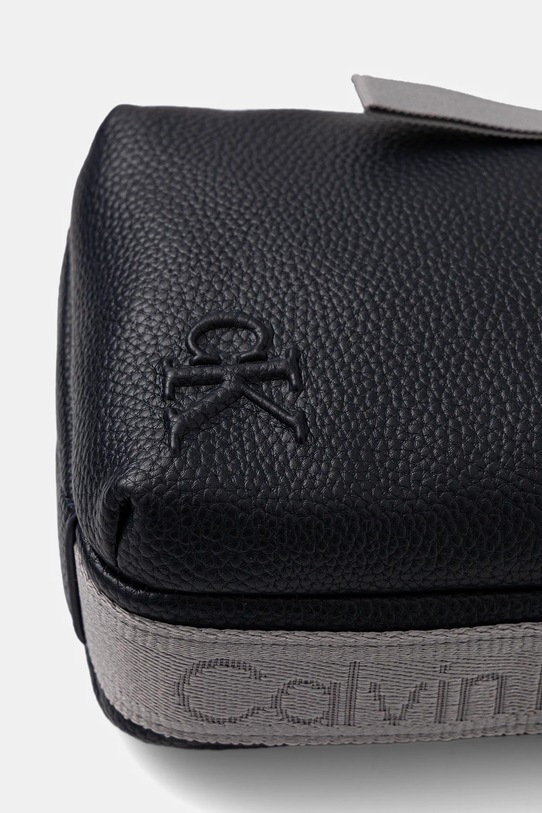 Malá taška Calvin Klein Jeans tmavomodrá LV04G3080G