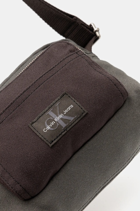 Malá taška Calvin Klein Jeans zelená LV04G3092G
