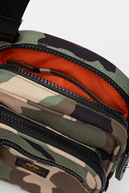 Ledvinka Alpha Industries Label Messenger Bag S 156941 zelená