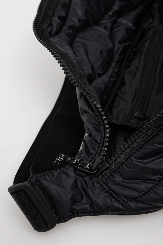 Τσάντα φάκελος Peak Performance μαύρο G80248