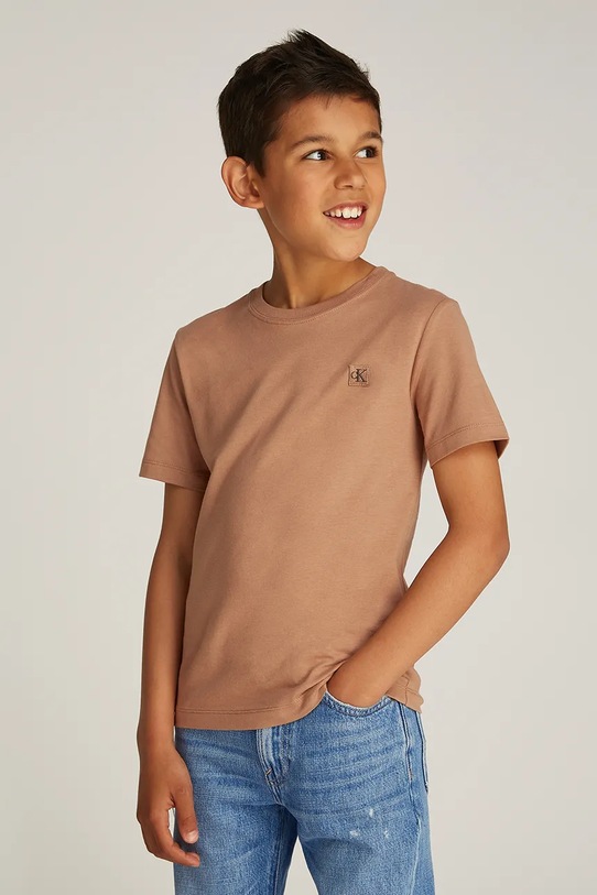 Детская хлопковая футболка Calvin Klein Jeans 0 хлопок коричневый IU0IU00543.128.176.PPYA