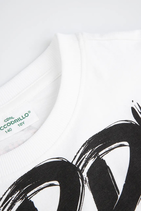 Detské bavlnené tričko Coccodrillo biela WC5143203SBJ