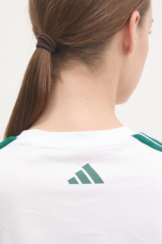 Памучна тениска adidas W L SOFTS Collegiate бял JN9128