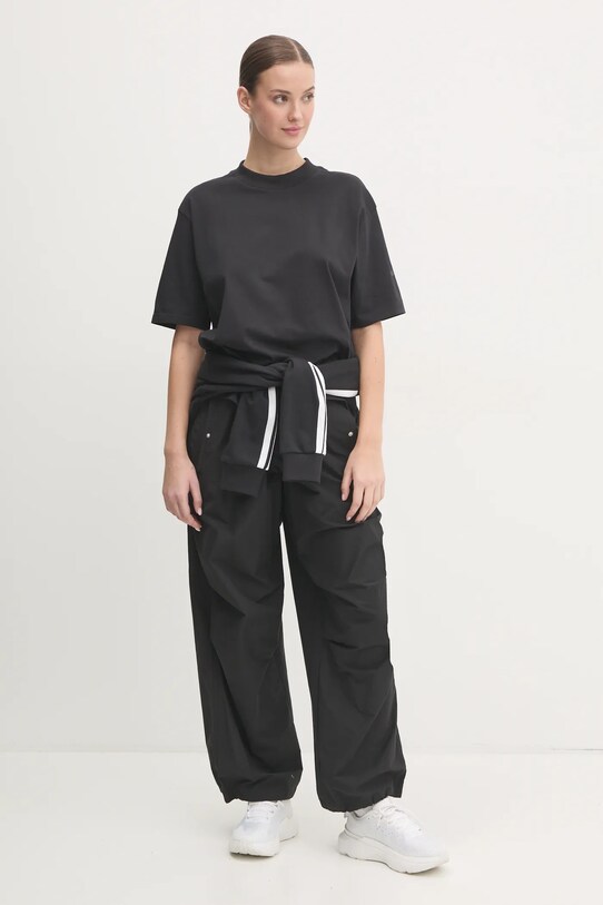 Βαμβακερό μπλουζάκι adidas Essentials JD3081 μαύρο AW25