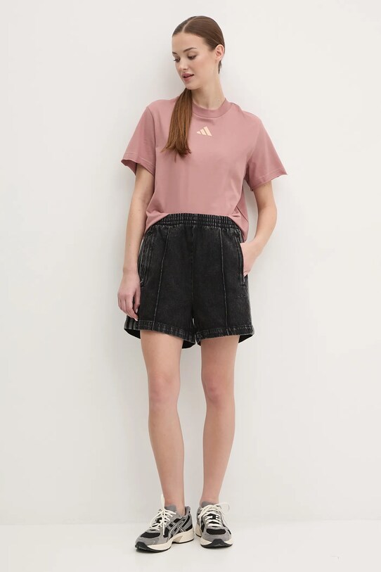 Памучна тениска adidas ALL SZN Graphic JN7385 розов SS25