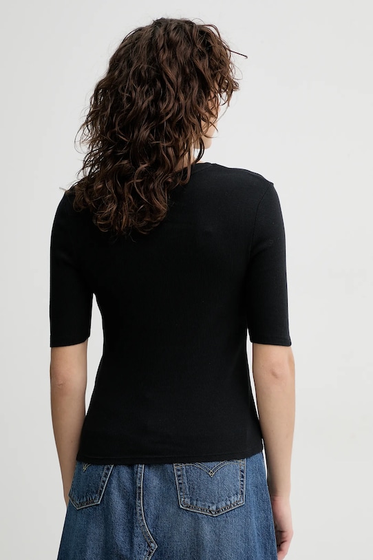 Ruházat Levi's t-shirt LUCA SLIM TEE A3388 fekete