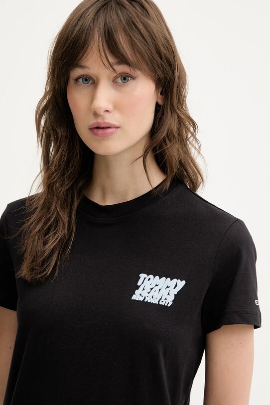 Ruházat Tommy Jeans pamut póló DW0DW21338 fekete