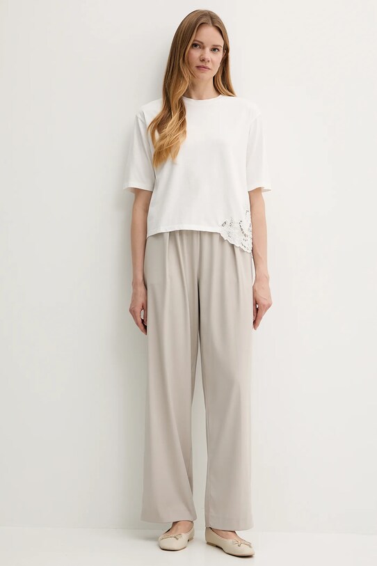 Sisley t-shirt bawełniany 3F1QL107M beżowy SS25