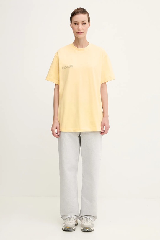 Памучна тениска Pangaia Midweight T-shirt 10000287. жълт
