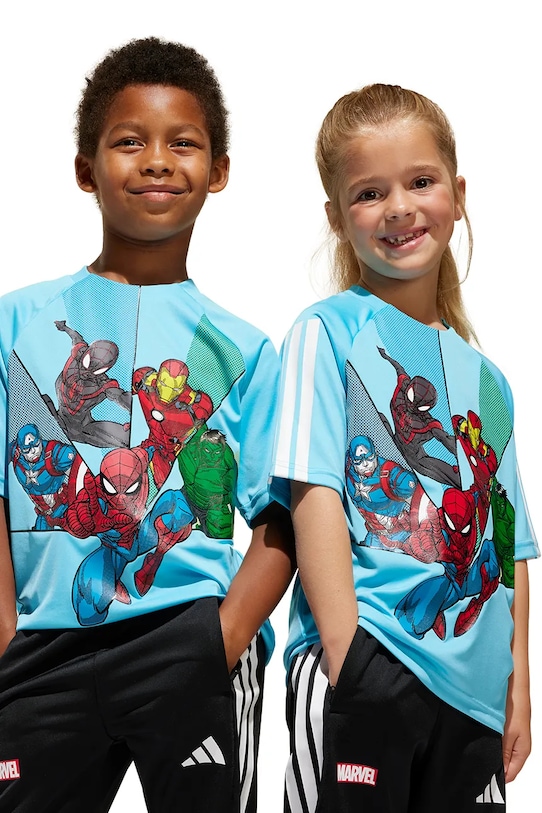 Детская футболка adidas MRVL узор голубой JD4556