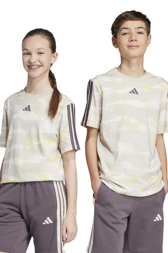 adidas t-shirt bawełniany dziecięcy wzorzyste beżowy JC7491