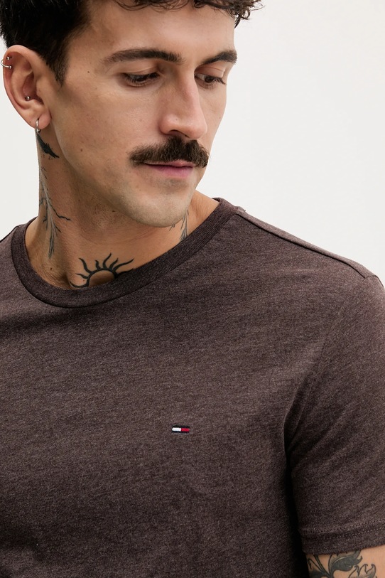 Tričko Tommy Jeans hnědá DM0DM20363