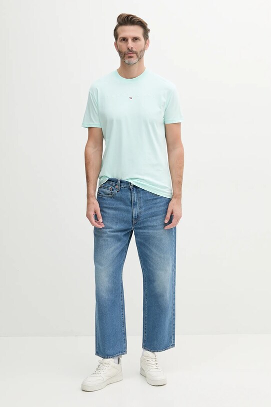 Хлопковая футболка Tommy Jeans DM0DM20744 бирюзовый SS25