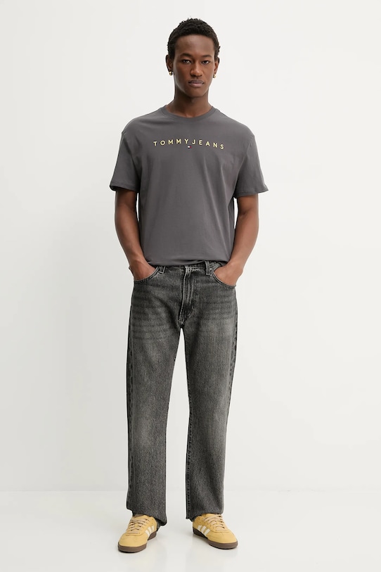 Хлопковая футболка Tommy Jeans DM0DM20744 серый AA00