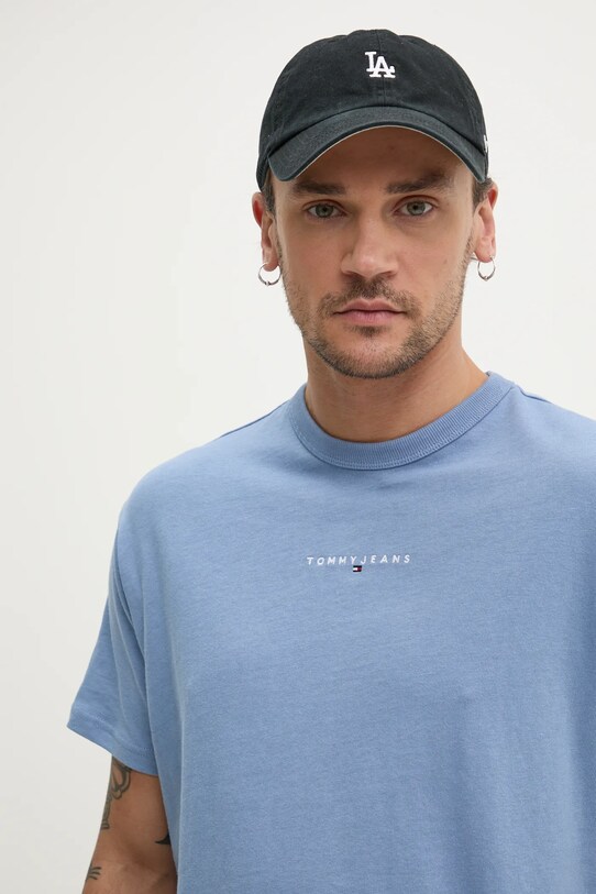 Бавовняна футболка Tommy Jeans блакитний DM0DM21110