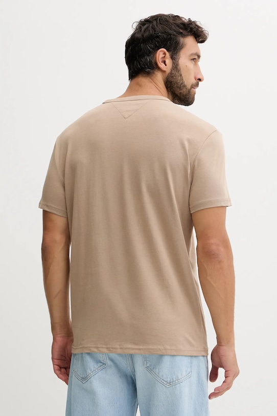Tommy Jeans t-shirt bawełniany DM0DM20322 beżowy AW25