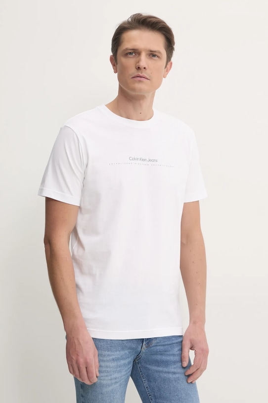 Памучна тениска Calvin Klein Jeans стандартна бял J30J327075