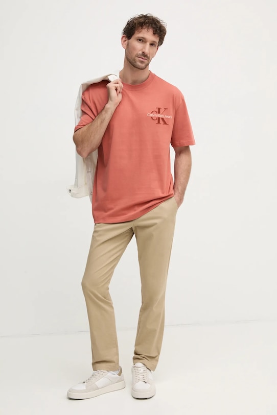 Памучна тениска Calvin Klein Jeans J30J327107 оранжев SS25