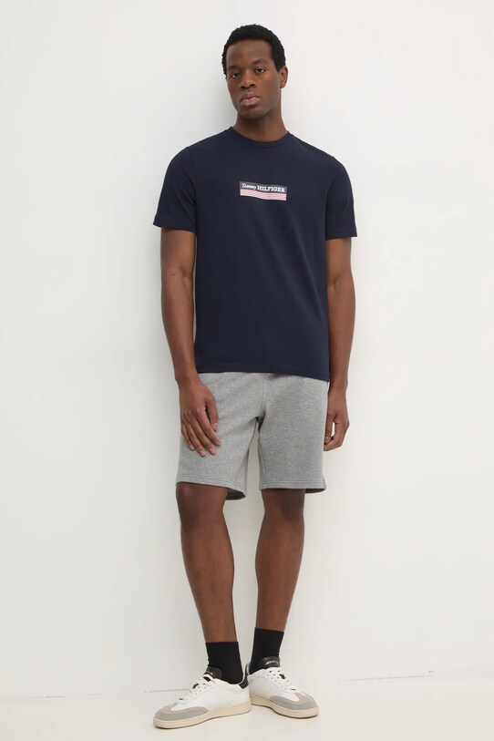 Бавовняна футболка Tommy Hilfiger MW0MW38079 темно-синій SS25