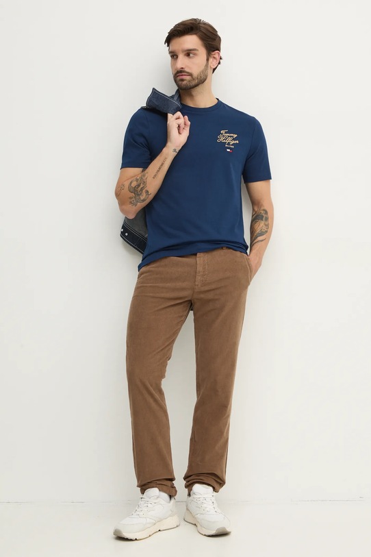 Bavlnené tričko Tommy Hilfiger MW0MW38334 tmavomodrá SS25