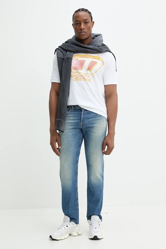 Bavlnené tričko Diesel T-ADJUST-R11 T-SHIRT A16430.0QKAP biela SS25