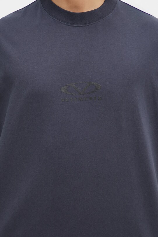 Хлопковая футболка VETEMENTS Oval Logo Cropped Boxy тёмно-синий UA66TR600N