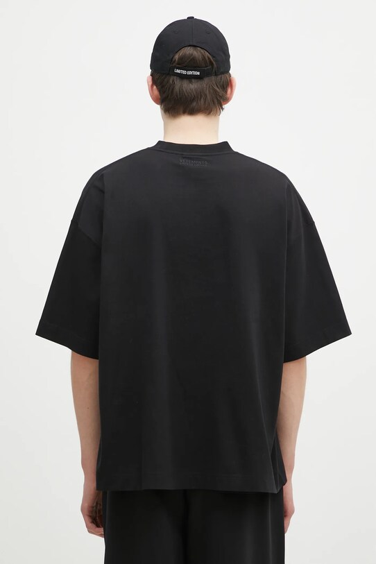 Одяг Бавовняна футболка VETEMENTS Vet Cropped Cropped Boxy UA66TR685B чорний