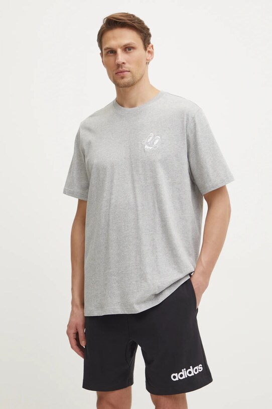 Βαμβακερό μπλουζάκι adidas Originals MBN TEE στάμπα γκρί JN7029