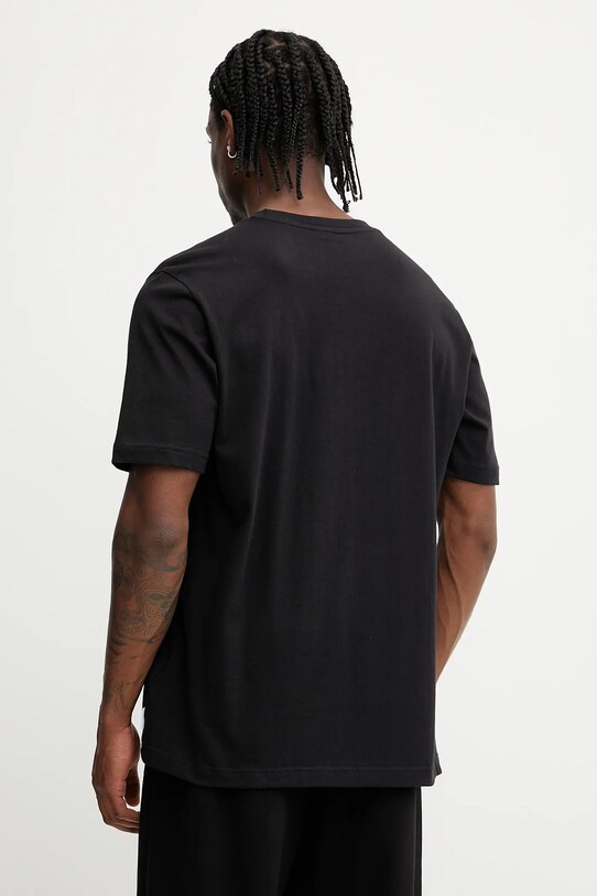 Ρούχα Βαμβακερό μπλουζάκι adidas Originals Q12 TS Crowd JP4496 μαύρο