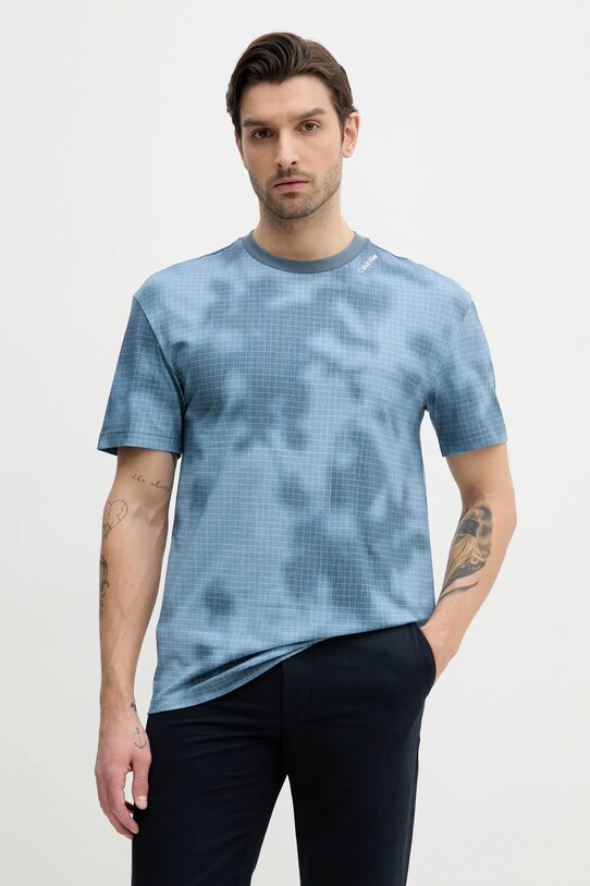Памучна тениска Calvin Klein свободна син K10K114150