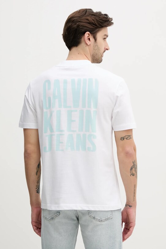 Памучна тениска Calvin Klein Jeans бял J30J327523