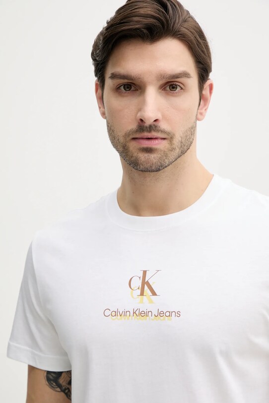 Βαμβακερό μπλουζάκι Calvin Klein Jeans λευκό J30J327469