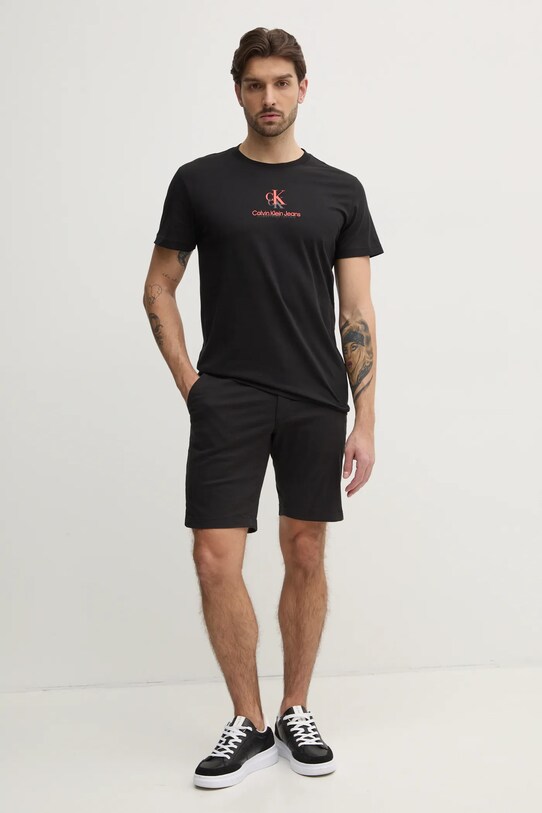 Bavlnené tričko Calvin Klein Jeans J30J327469 čierna SS25