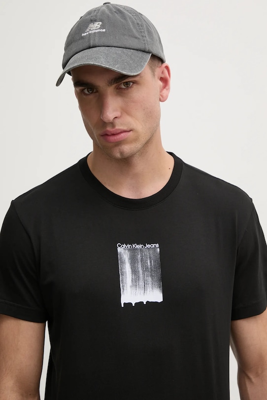 Bavlněné tričko Calvin Klein Jeans černá J30J327522