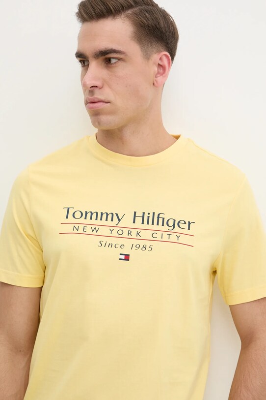Bavlněné tričko Tommy Hilfiger žlutá MW0MW38621