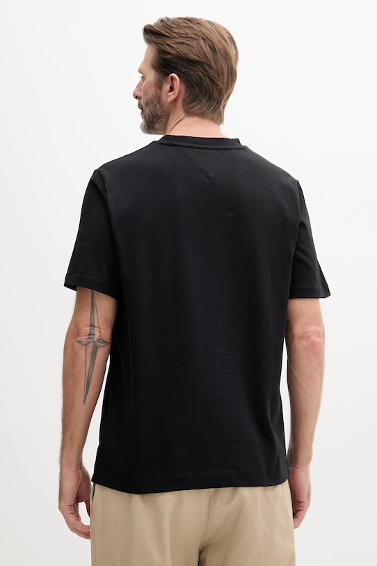 Bavlněné tričko Tommy Hilfiger MW0MW39256 černá SS25
