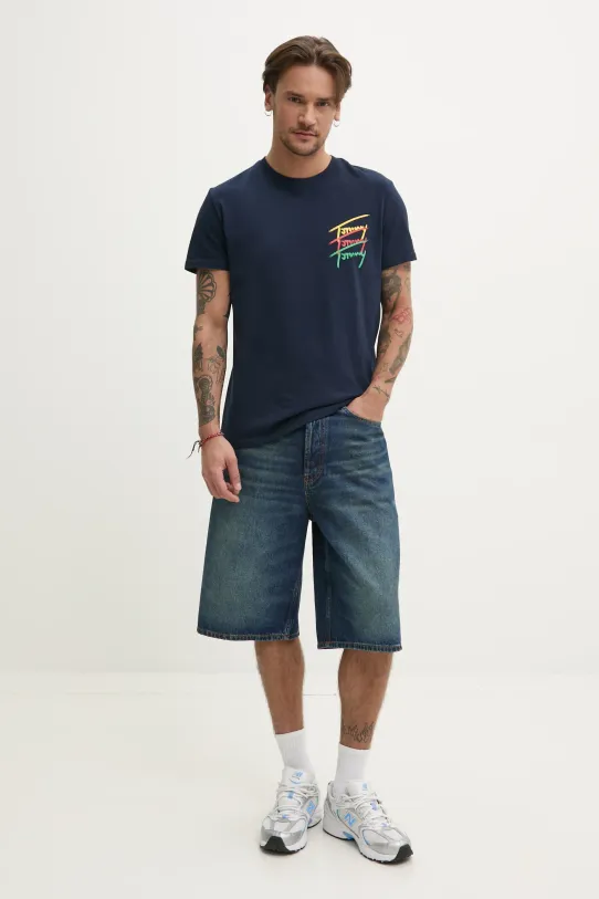 Bavlnené tričko Tommy Jeans DM0DM20771 tmavomodrá SS25