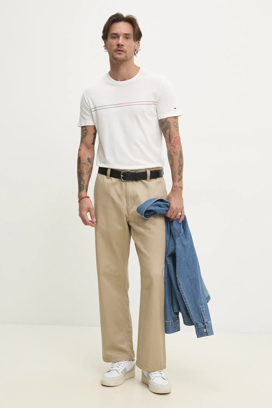 Μπλουζάκι Tommy Jeans DM0DM20779 λευκό SS25