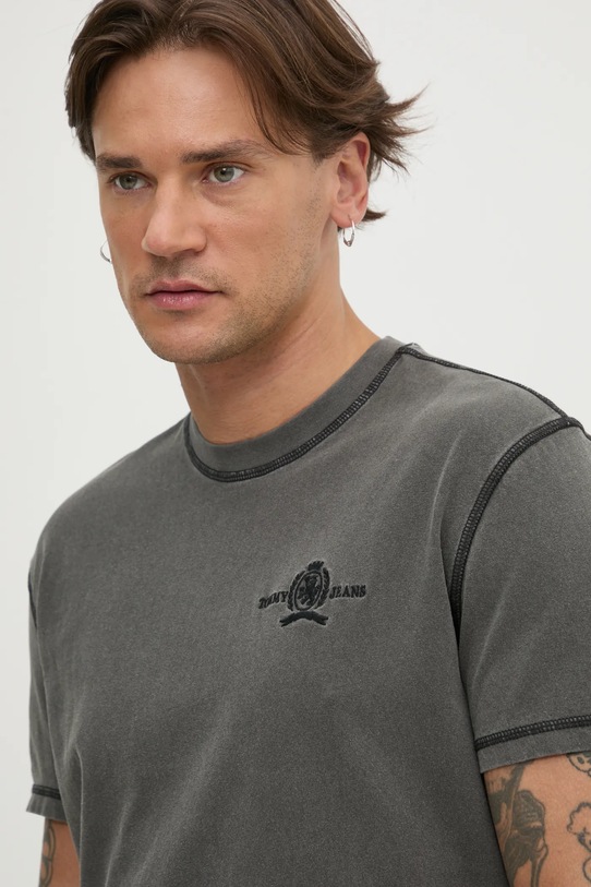 Βαμβακερό μπλουζάκι Tommy Jeans γκρί DM0DM20787