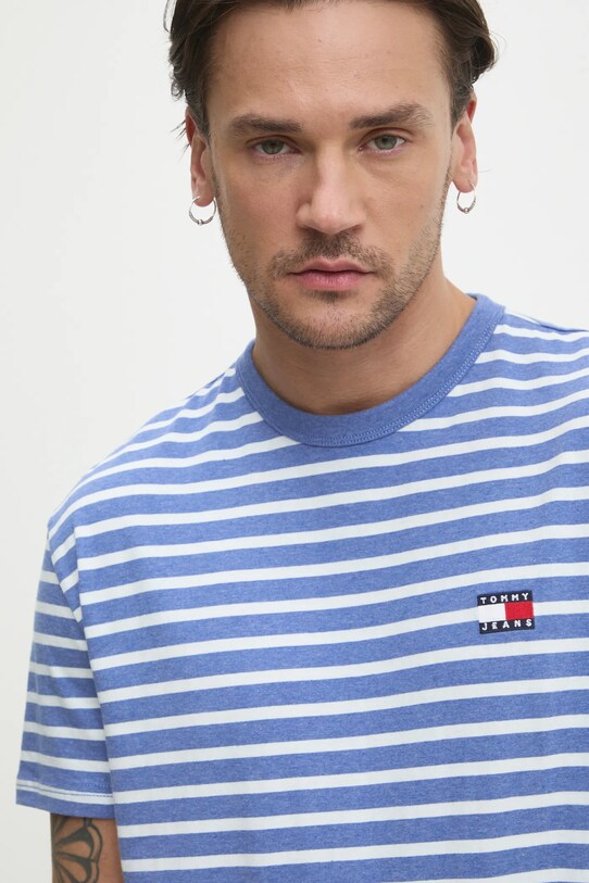 Хлопковая футболка Tommy Jeans фиолетовой DM0DM20802