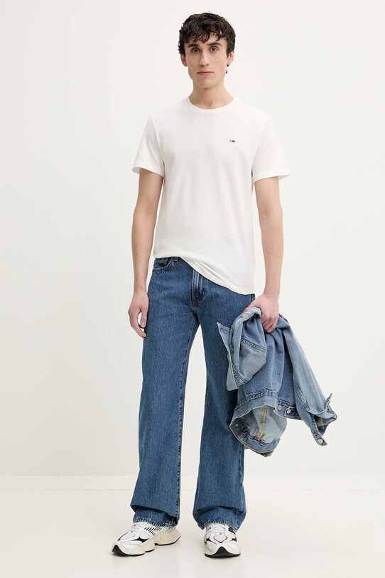 Дрехи Памучна тениска Tommy Jeans DM0DM21344 черен