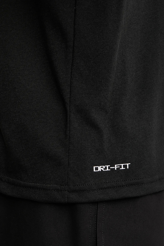 Tréninkové tričko Nike černá NESSF523