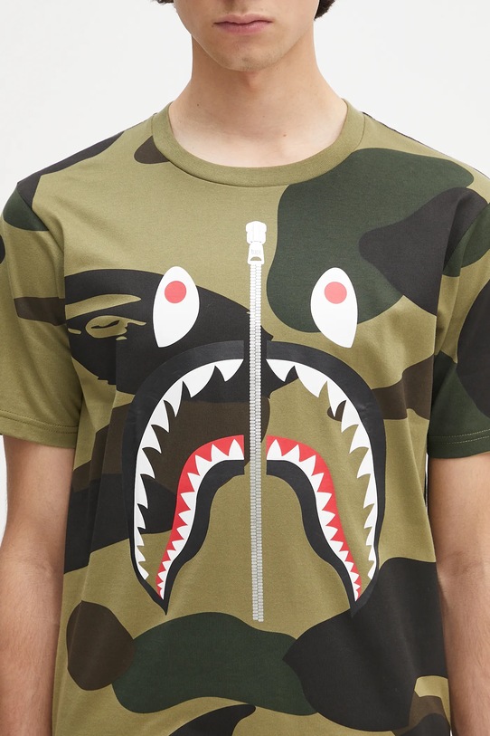 A Bathing Ape t-shirt in cotone Giant 1St Camo Shark verde 1L30109011