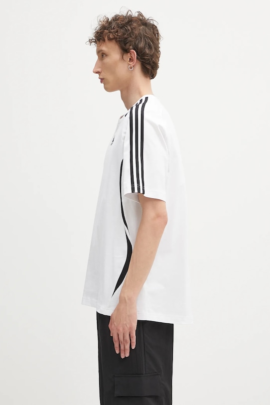 Хлопковая футболка adidas Originals Teamgeist Tee KE0146 белый AW25