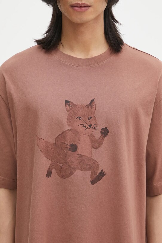 Pamučna majica Maison Kitsuné Speedy Fox Print Oversize smeđa OM00109KJ0008