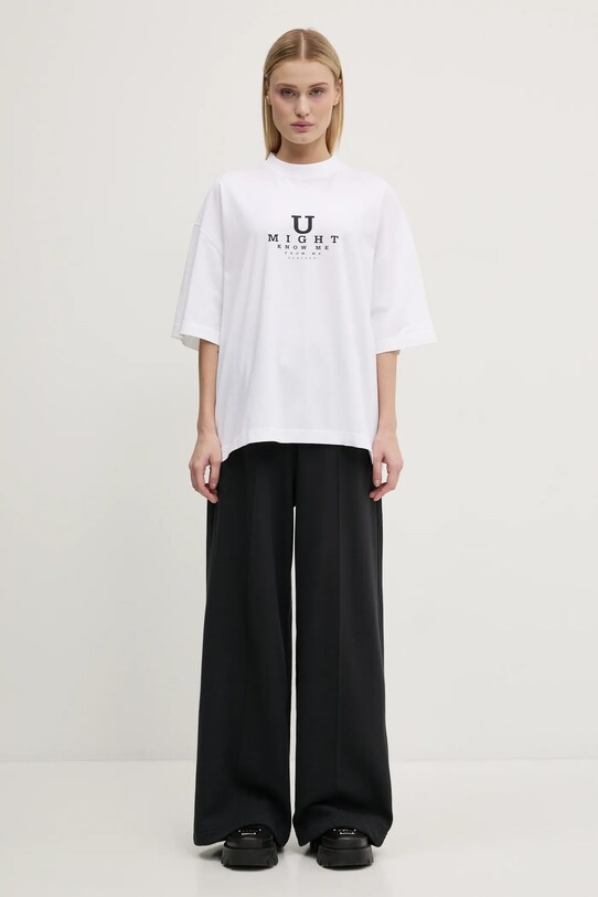 Хлопковая футболка VETEMENTS U Might Know Me Cropped Boxy UA66TR760W