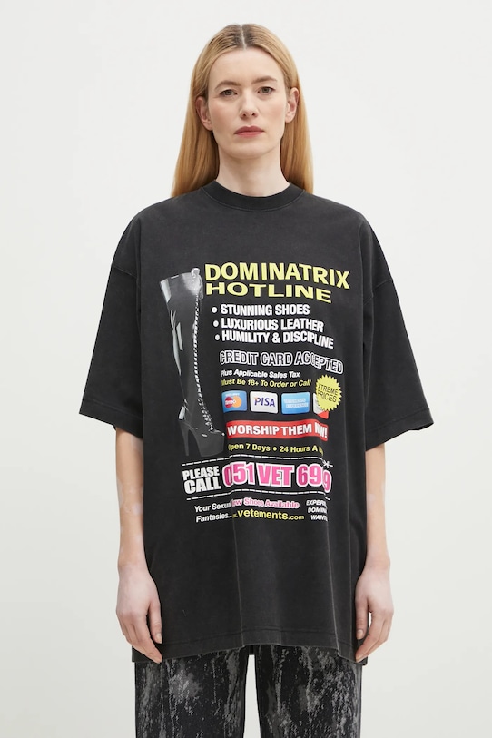 VETEMENTS t-shirt bawełniany Dominatrix Hotline Oversized UA66TR740B czarny SS25