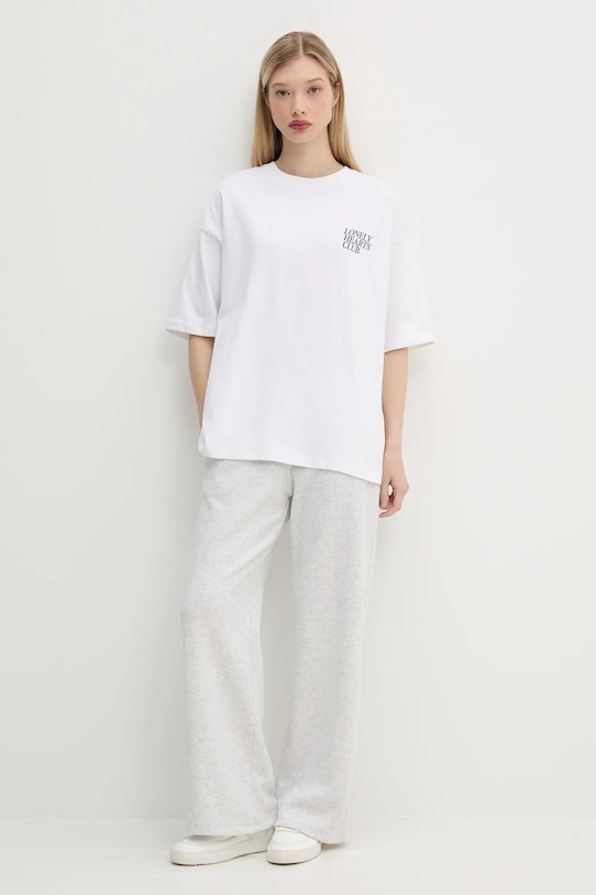 Bavlněné tričko Kaotiko AQ070.01S.G002 bílá